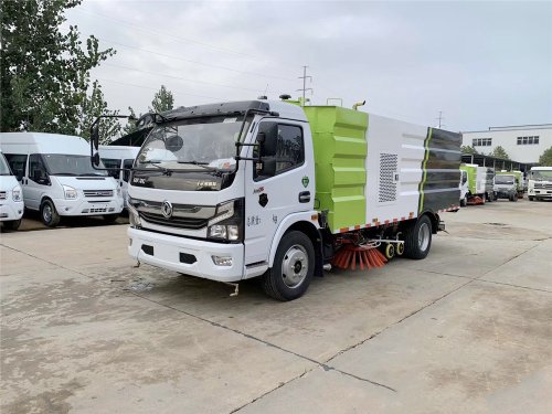 东风多利卡D7扫路车