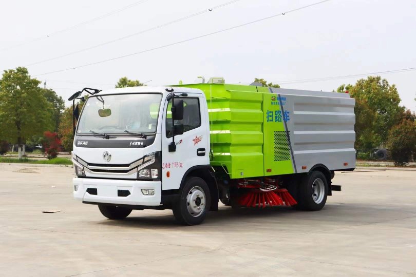东风大多利卡扫路车
