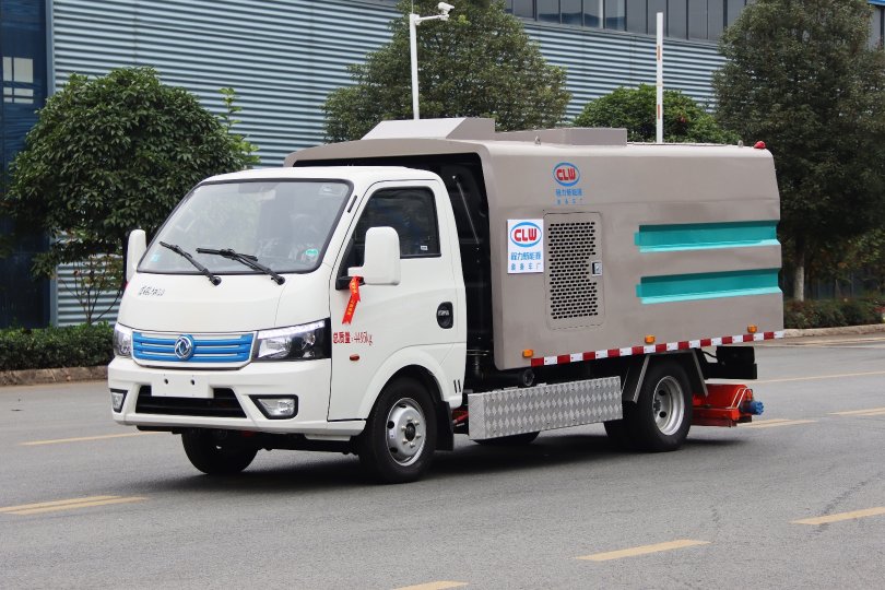 东风小华神纯电动吸尘车